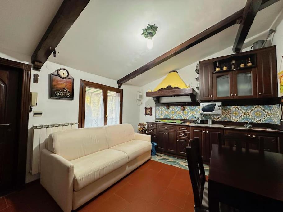 קסטל די סנגרו Free Parking La Bianca Neve Cottage מראה חיצוני תמונה